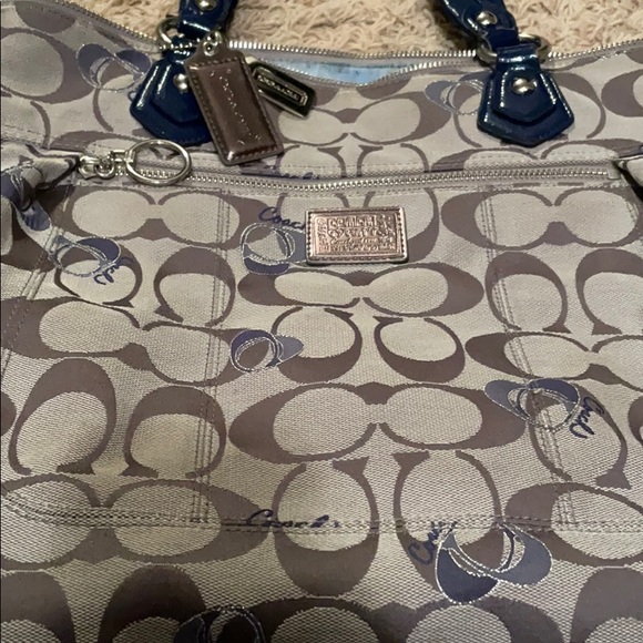 Coach Large Tote - Picture 2 of 11